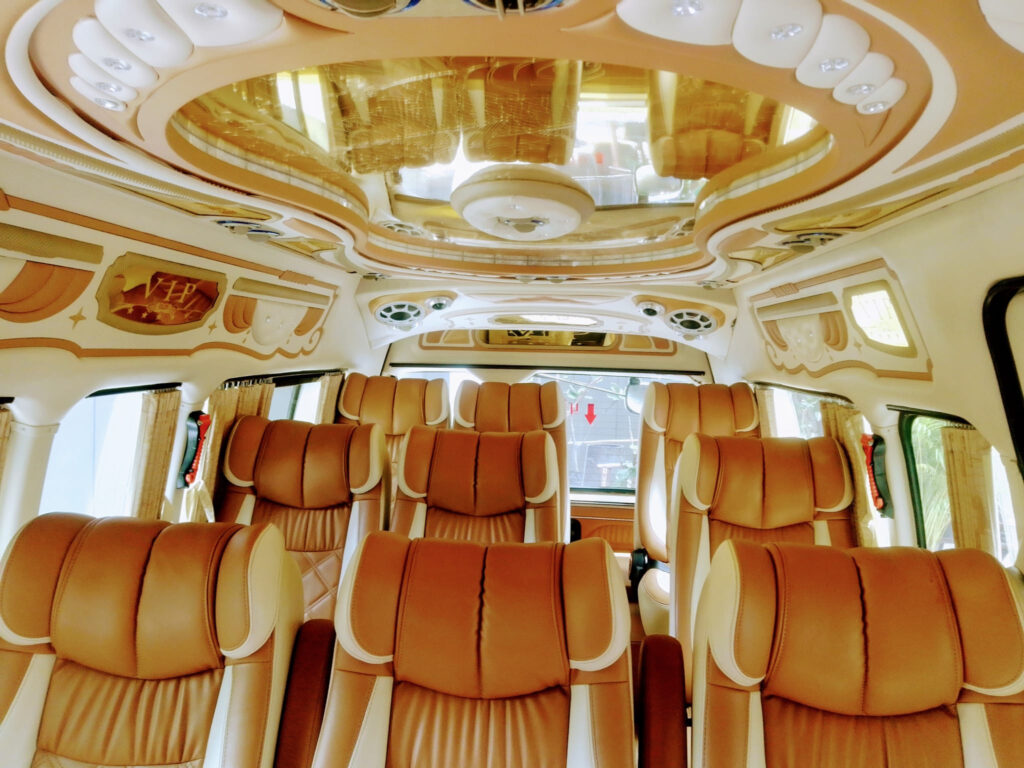 Du lịch Thái Lan thoải mái với nội thất xe sang trọng, tiện nghi