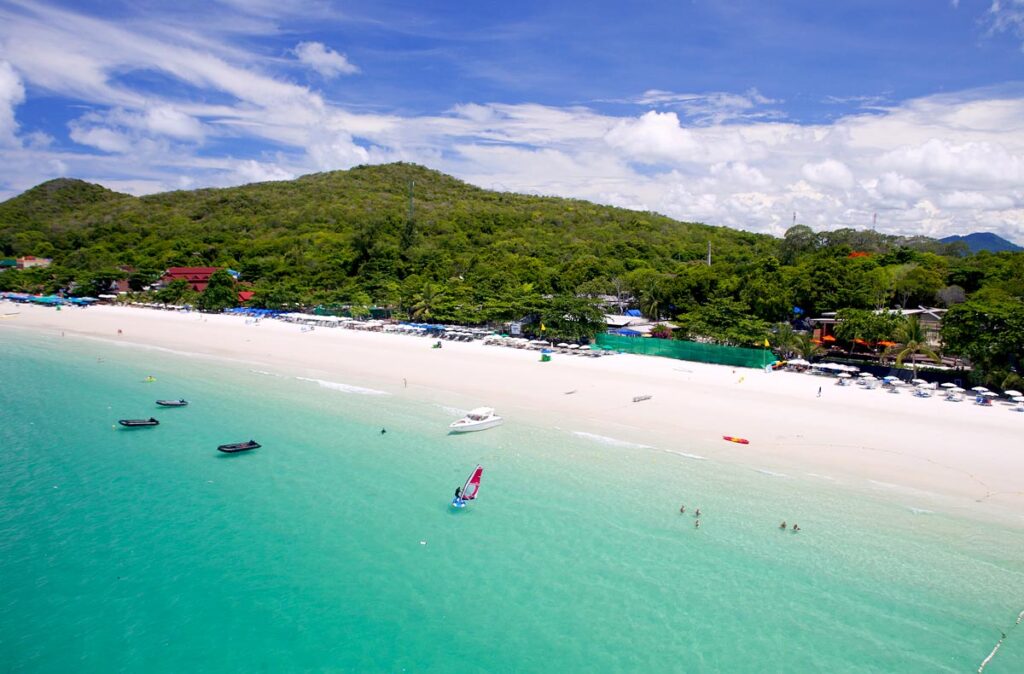 Biển Koh Samet xanh trong êm ả